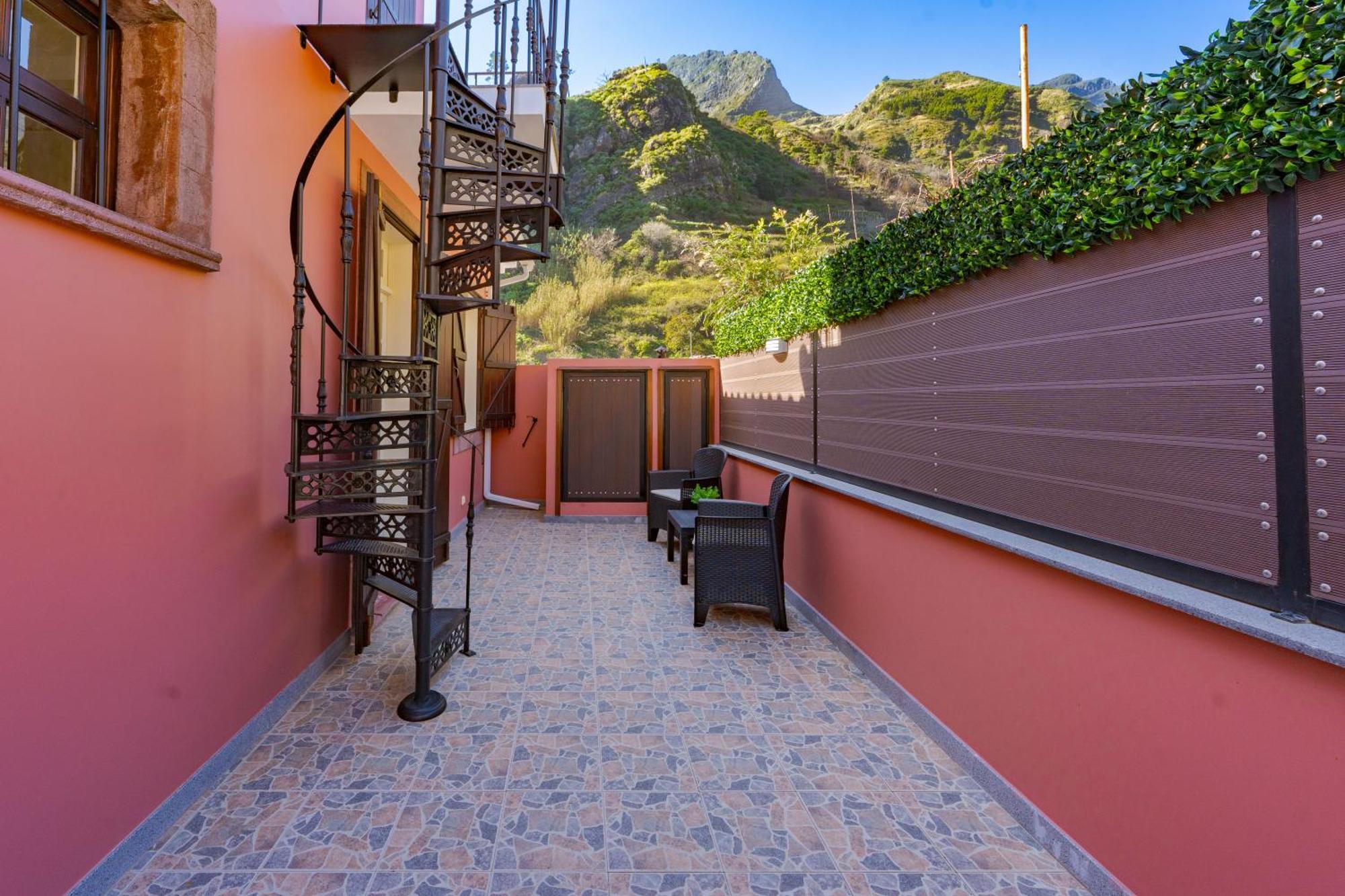 Du.val - Madeira Valley *